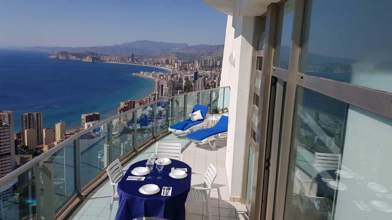 Апартаменты Deluxe Penthouse On The 42Nd Floor With Amazing Sea Views Бенидорм Экстерьер фото