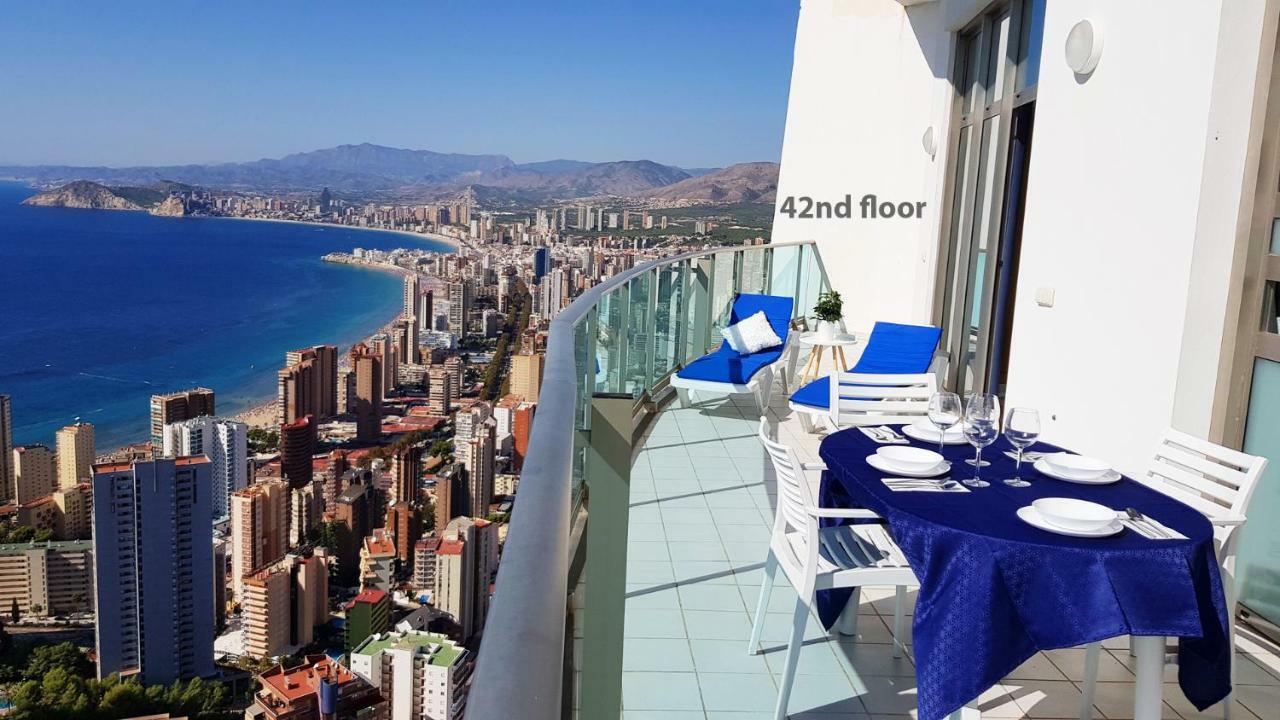Апартаменты Deluxe Penthouse On The 42Nd Floor With Amazing Sea Views Бенидорм Экстерьер фото